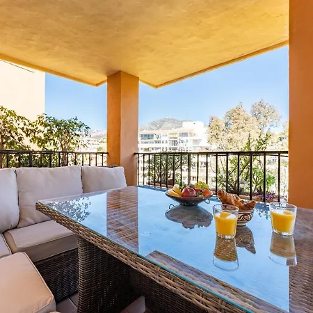 Seaside Bliss 2br With Tranquil Terrace Pool And Parking Apartment