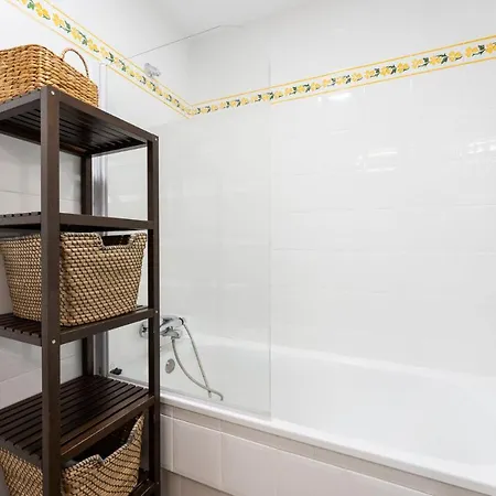 Apartment Seaside Bliss 2br With Tranquil Terrace Pool And Parking *